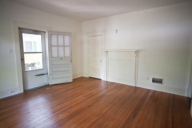 Building Photo - 212 2 McCauley Street