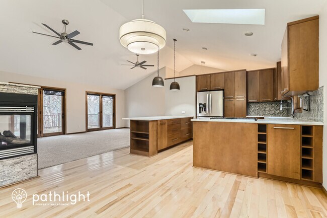 Building Photo - 2197 Vivian Lane, Saint Paul, MN, 55119