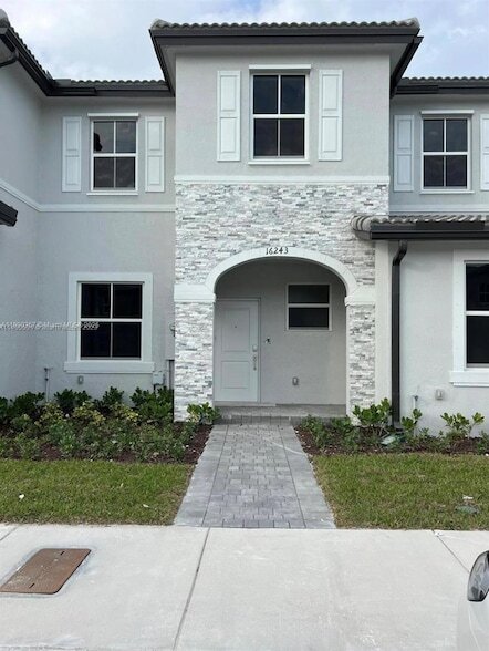 Foto principal - 16243 SW 292nd St