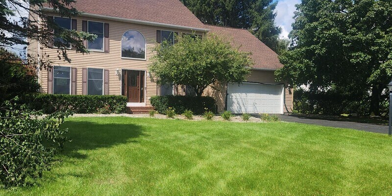 Primary Photo - 4 Cheviot Ct