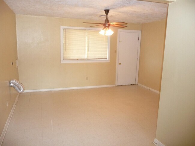 Foto del edificio - 2211 NW Crosby Ave