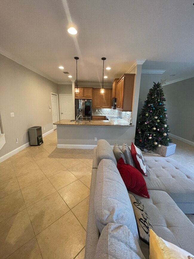 Building Photo - 15394 Summit Pl Cir