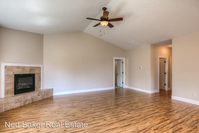 Building Photo - 3 br, 2 bath House - 230 Summit View Ave SE