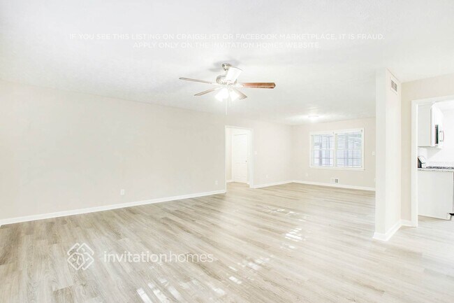 Foto del edificio - 5447 Blackhawk Dr