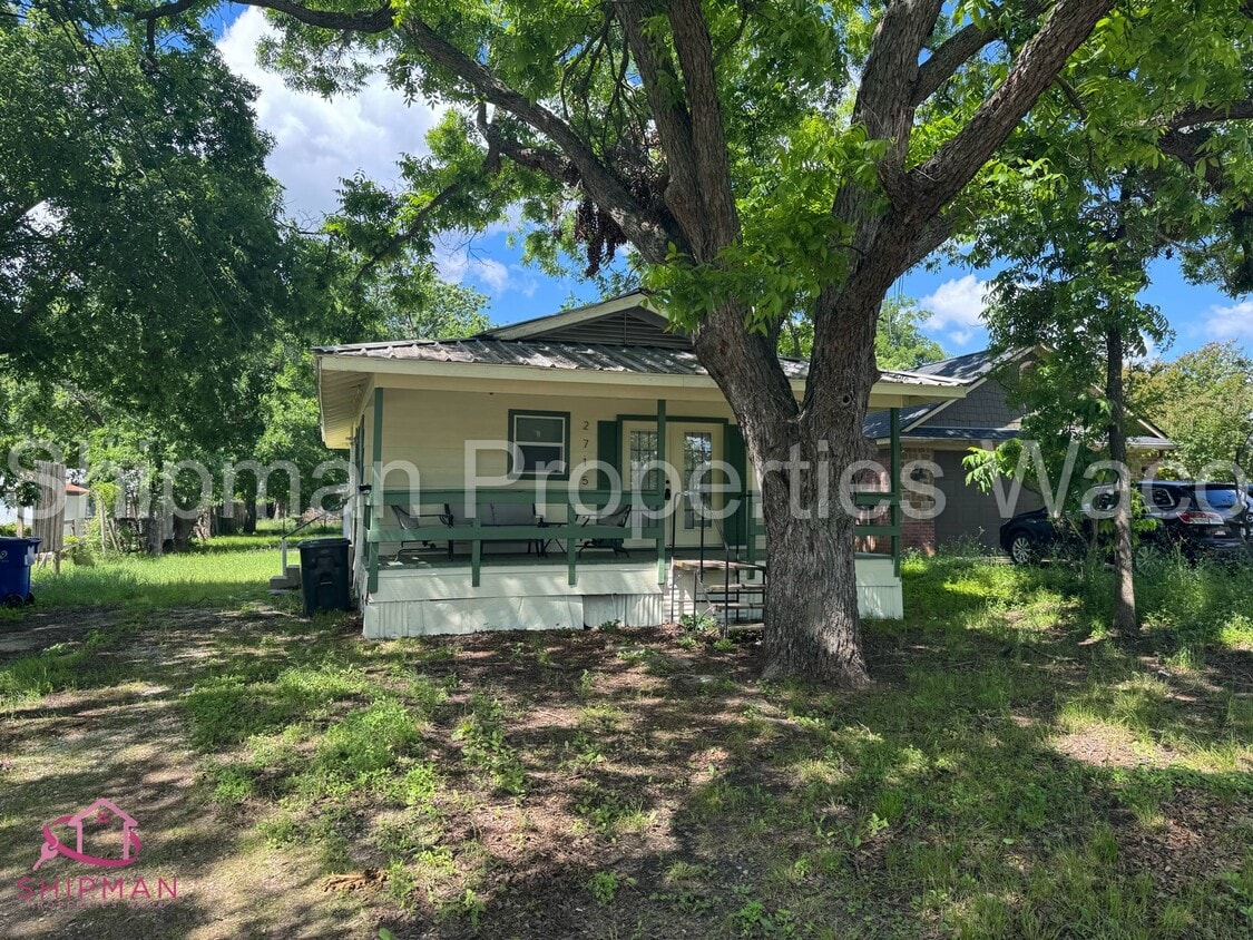 Primary Photo - 2715 S 2nd St
