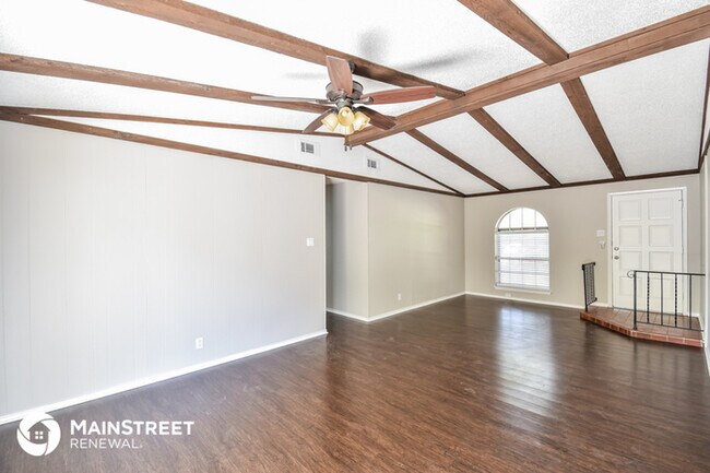 Building Photo - 13910 Brays Forest