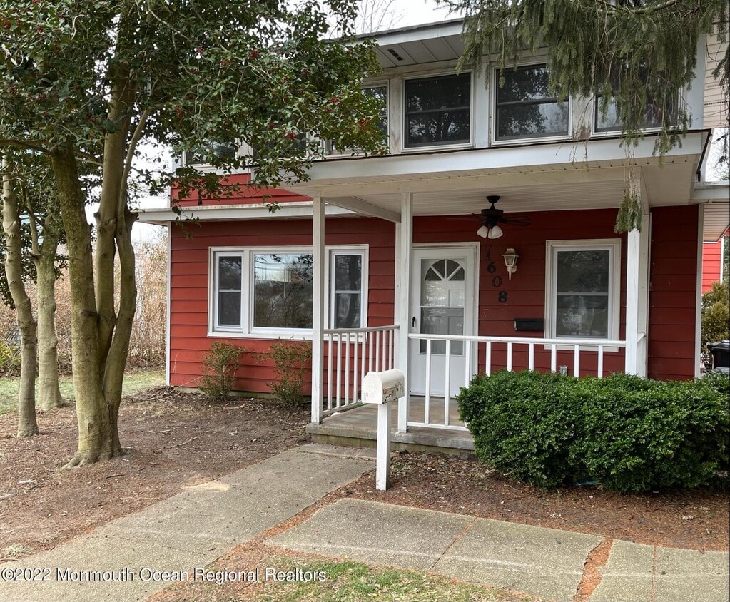 Primary Photo - 1608 Bay Ave