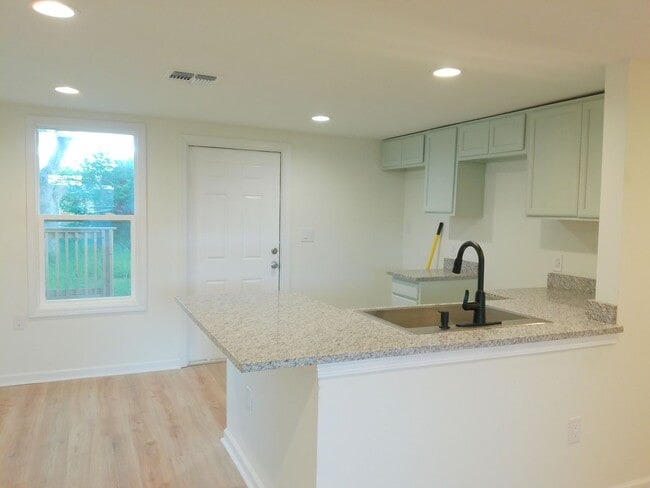 Foto del edificio - 306 Allison Dr