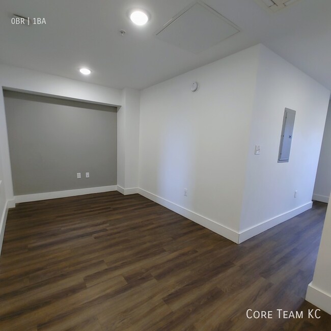 Building Photo - One bedroom in Midtown!