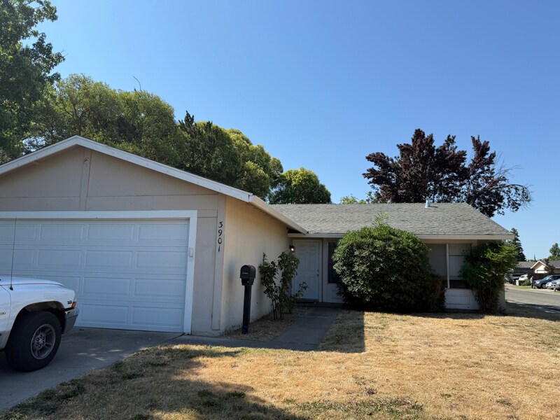 Primary Photo - 3901 Avante Way
