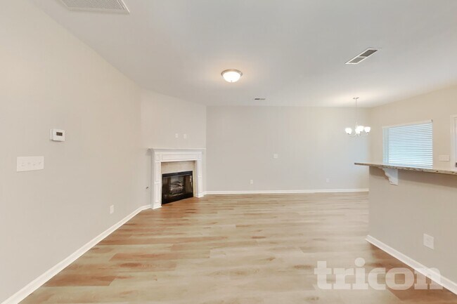 Foto del edificio - 2153 Cason Ln