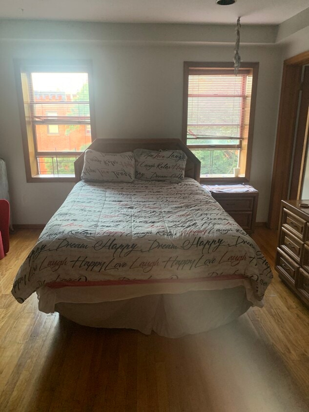 Main bedroom - 75 Saint James Pl