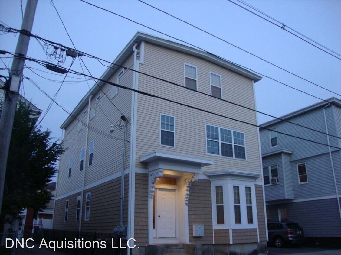 Primary Photo - 82 Sutton St