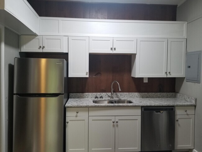 Foto del edificio - 575 Vaughn Rd