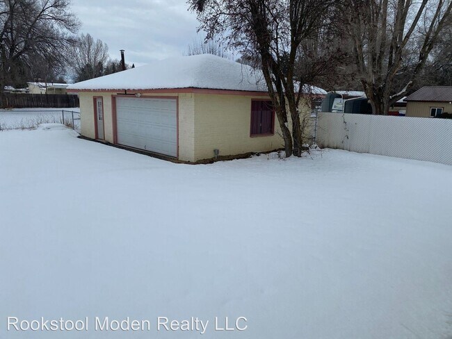 Building Photo - 2 br, 1 bath House - 4274 Clinton