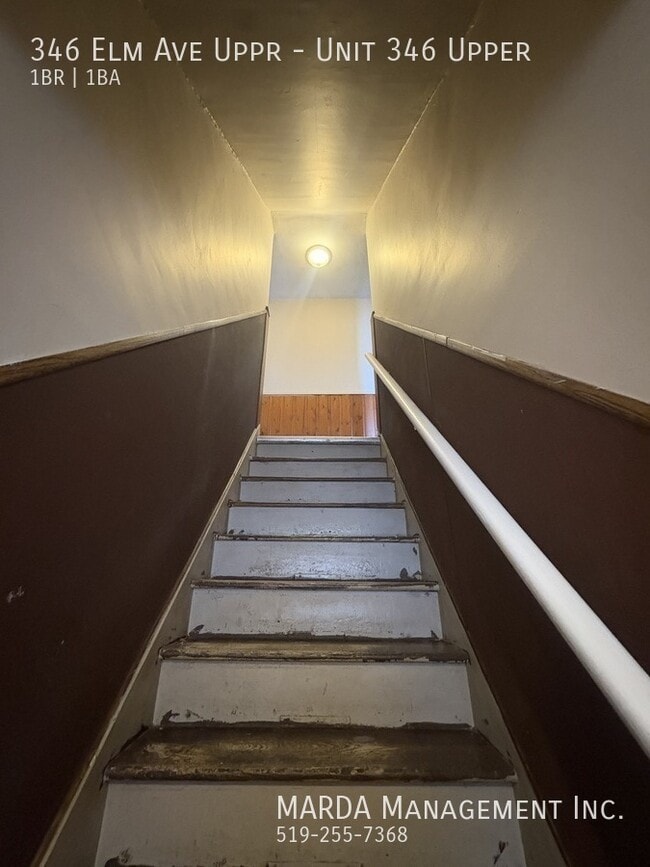 Building Photo - COZY 1 BED/1 BATH UPPER UNIT WEST INCLUSIVE W/ $50 CAP 1/2 MON FREE