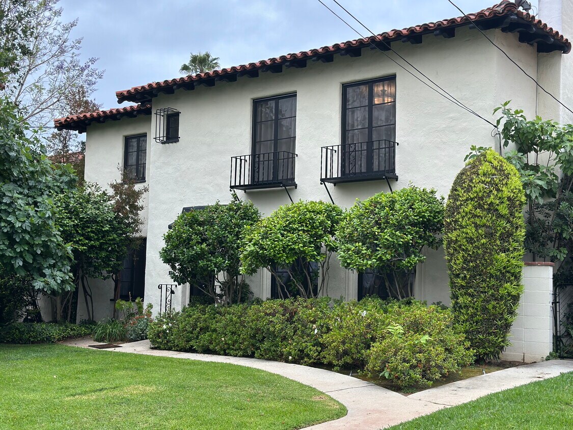 Foto principal - 285 S Santa Anita Ave