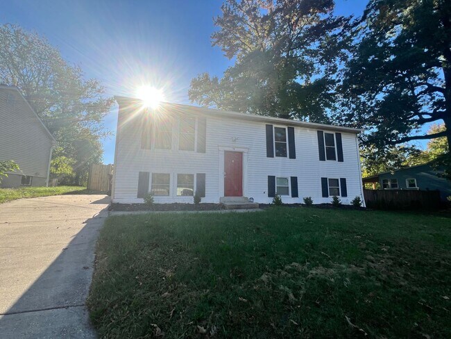 Building Photo - Lovely 4 BR/3 BA Single-Family Home in Cap...
