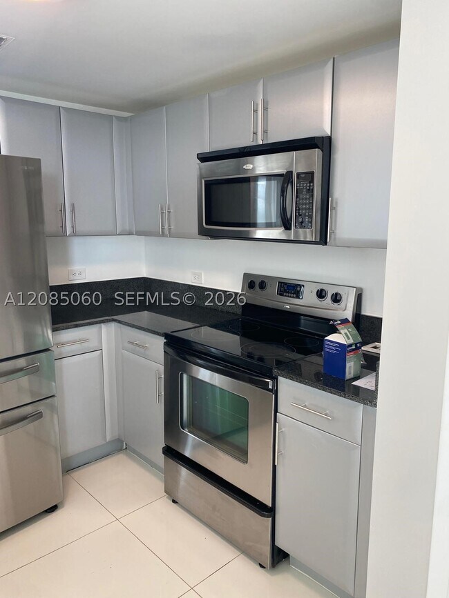 Foto del edificio - 1861 NW S River Dr