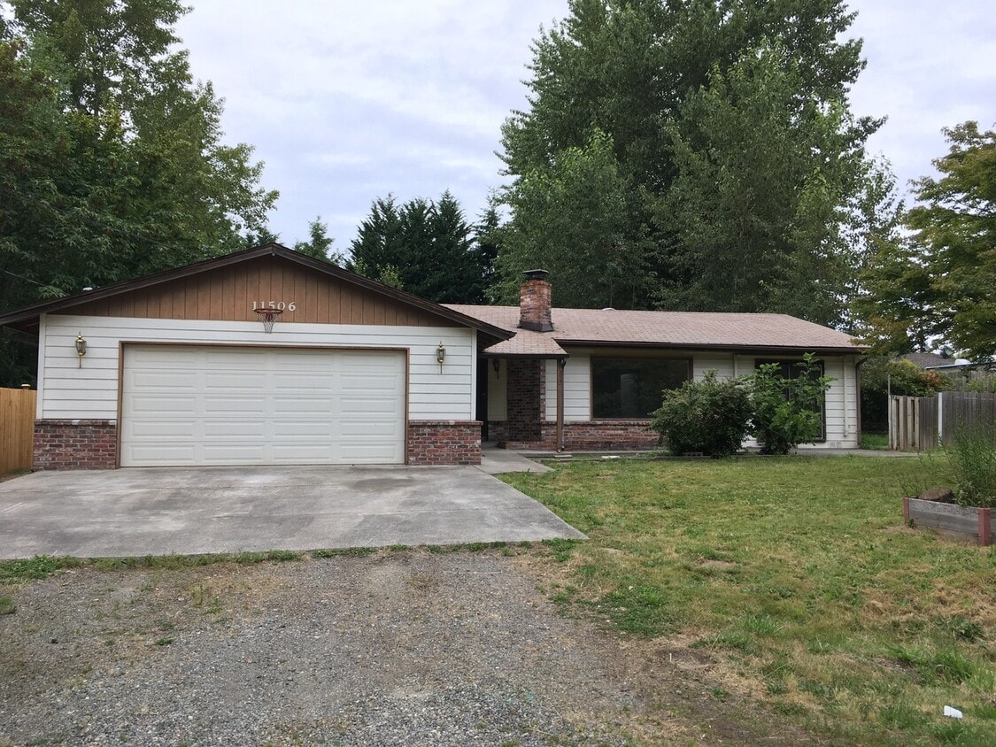 Foto principal - Charming 2 Bedroom 1 Bath Home