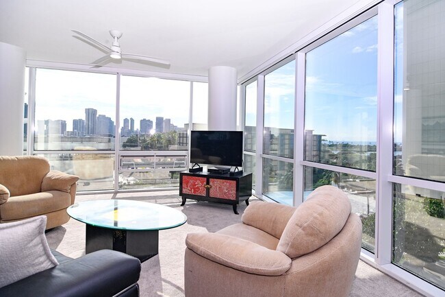 Foto del edificio - Fully Furnished and Spacious 2 Bedroom 2 Bath - GREAT LOCATION!