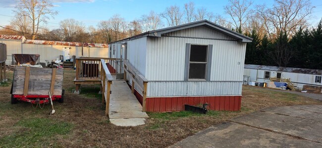 Foto del edificio - 8364 Cedar St