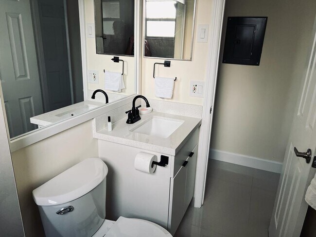 Foto del edificio - 8101 SW 24th Ct