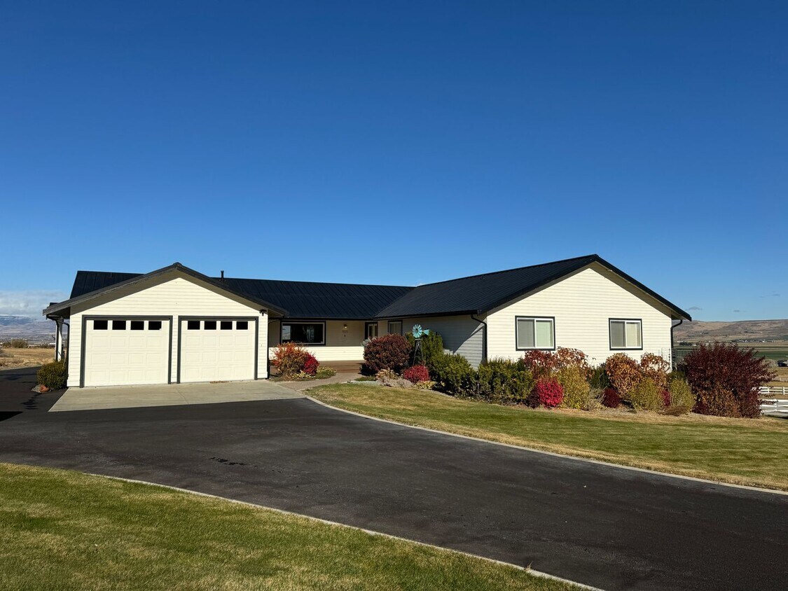 Foto principal - Modern Ranch with Views