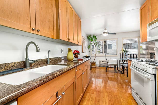 Photo - 1926 Glendon Ave Townhome