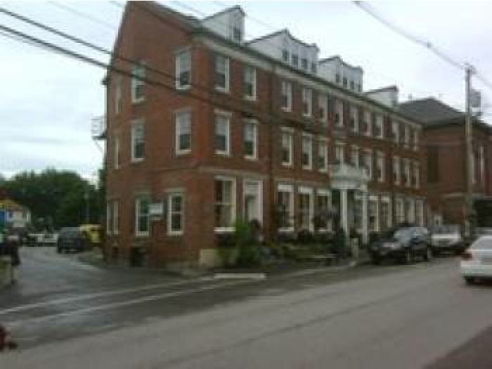 Primary Photo - 128 Main St