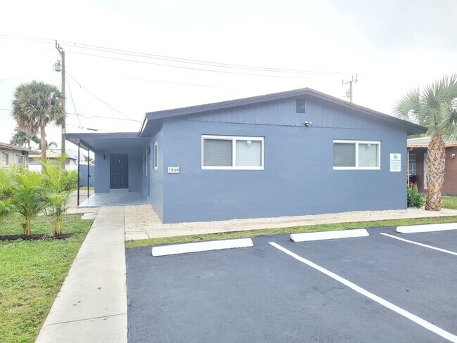Building Photo - 3860 NE 15th Ave