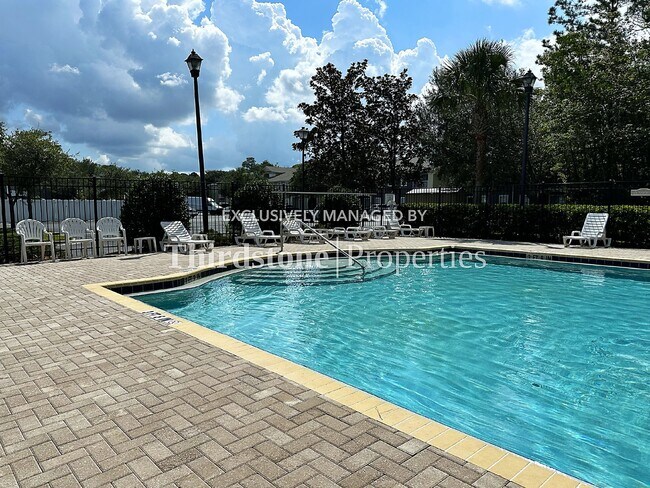 Foto del edificio - 7920 MERRILL RD, UNIT 1612, JACKSONVILLE, ...