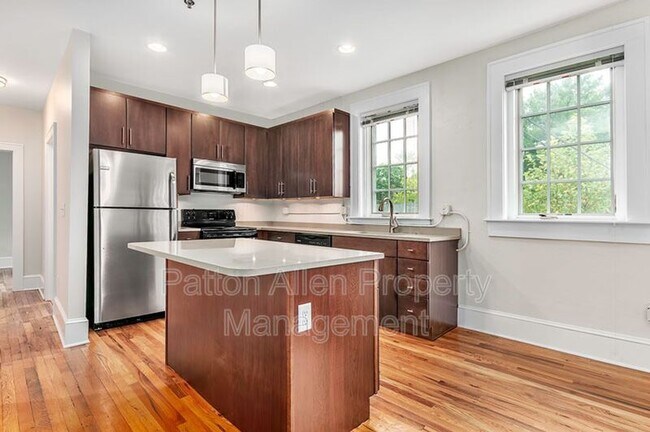 Building Photo - 444 Haywood Rd