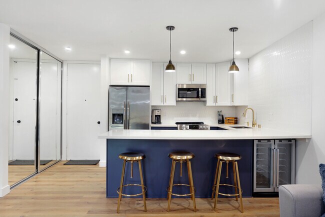 Building Photo - 3050 Rue D’Orleans