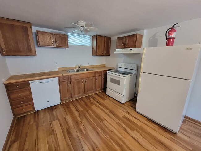 Kitchen - 1043 Madison St