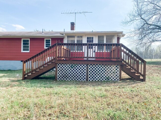 Building Photo - 1047 Matts Trail