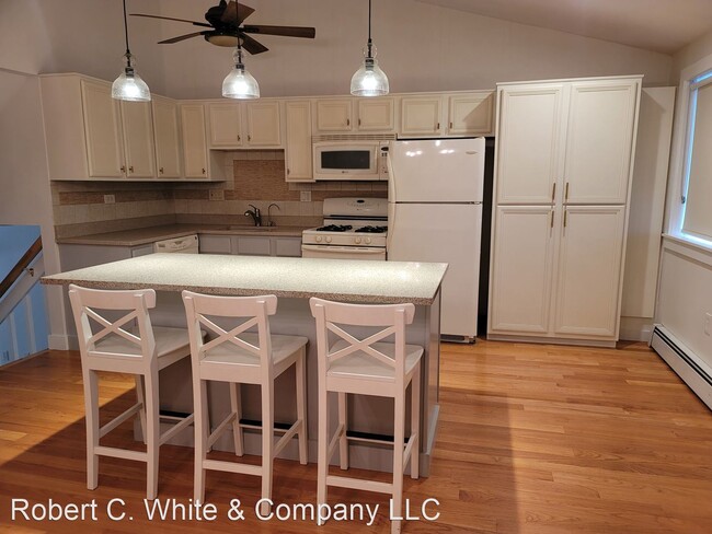 Building Photo - 2 br, 1.5 bath House - 35 Dannys Way
