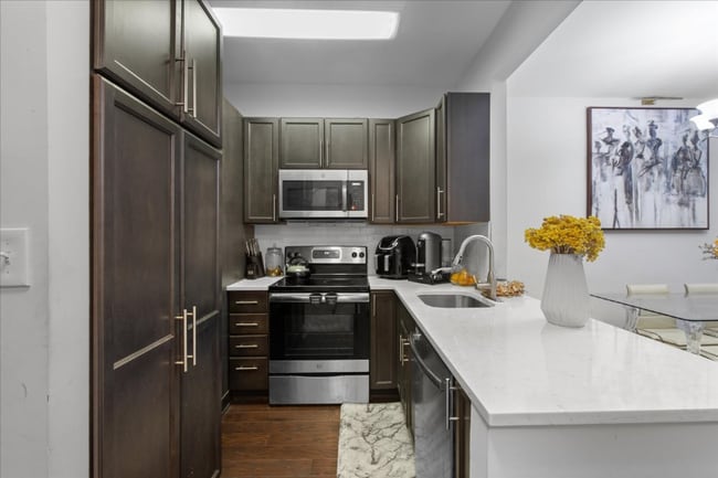 Building Photo - 955 26th St NW