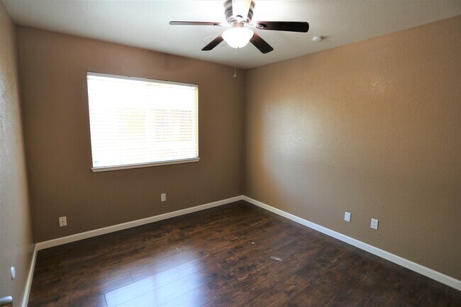 Foto del edificio - 942 Lacy Way