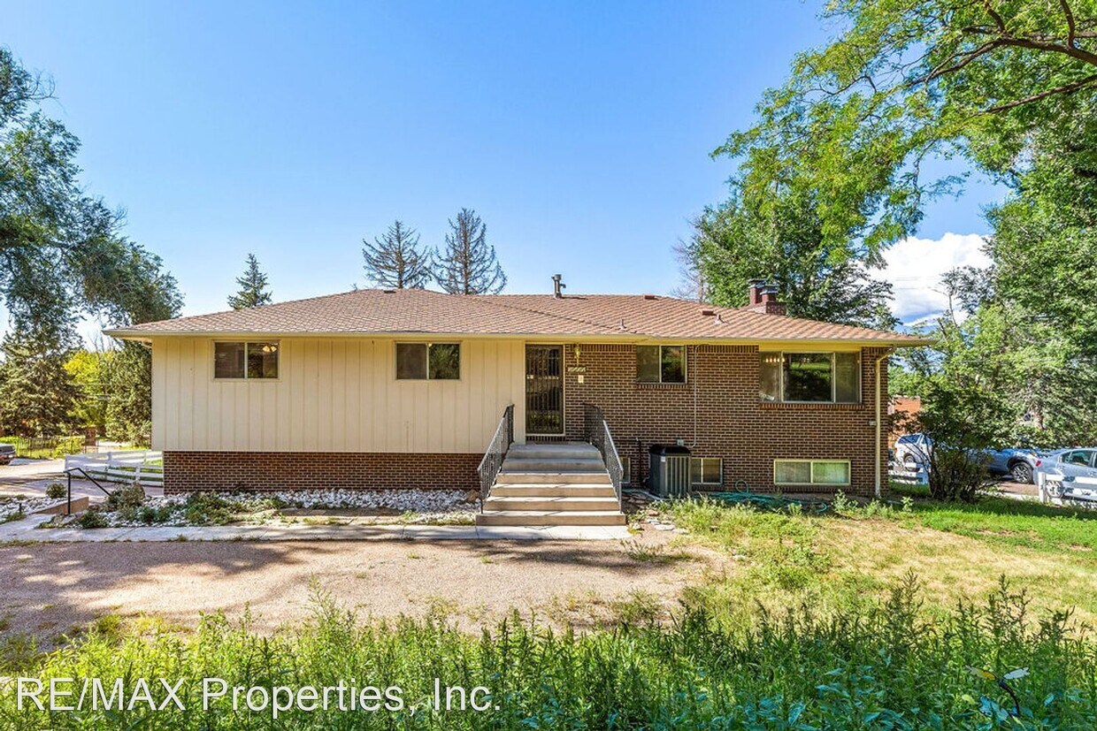 4 br, 3 bath House 2504 Pine Bluff Rd. House Rental in Colorado