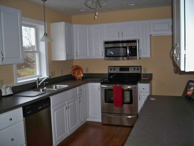 Foto del edificio - Spacious 4 bedroom Bellefonte house availa...