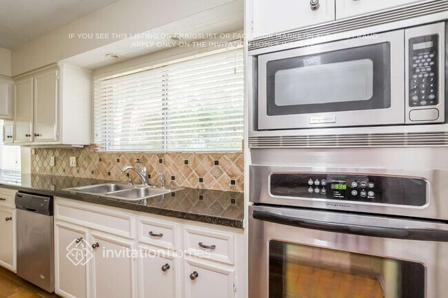 Building Photo - 17502 Sorrell Rdg Dr