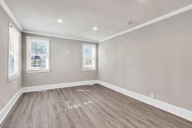 Building Photo - Beautifully Updated 2-Bedroom, 2-Bath Single-Level Home($1650/mo rent***)