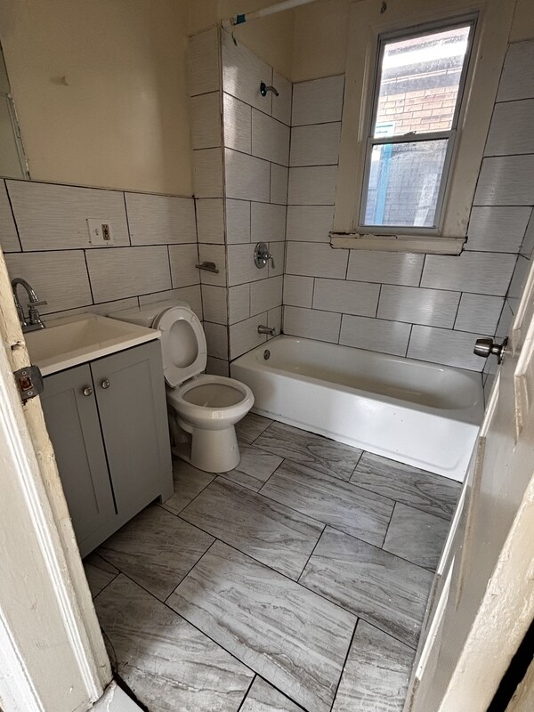 Foto del edificio - 228 Adams St