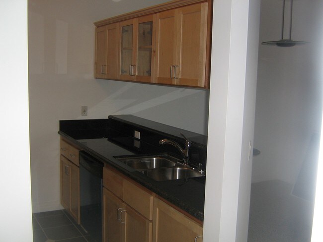 cocina - 3721 Jasmine Ave