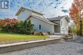Building Photo - 1238 Barnwell Crescent