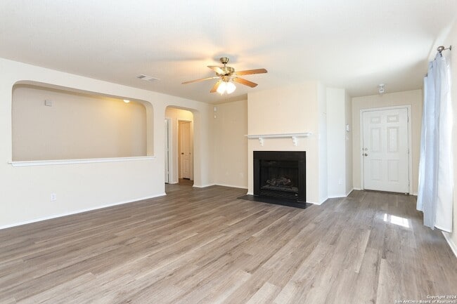 Foto del edificio - 11335 Branding Depot