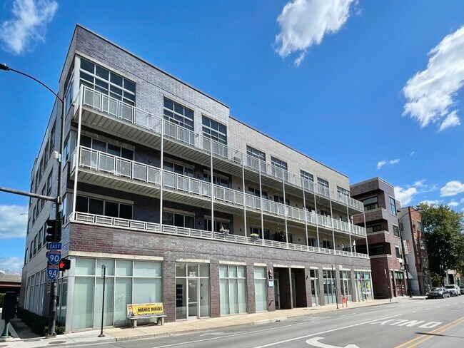 Foto del edificio - 2110 N Damen Ave