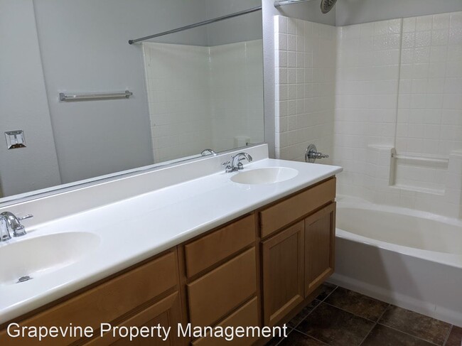Building Photo - 3 br, 2 bath House - 41524 Blue Canyon Ave #5