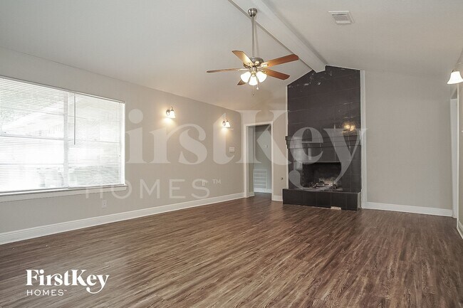 Foto del edificio - 7714 Dawnridge Dr